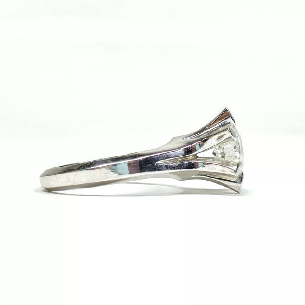 DIAMOND PLATINUM RING / Size 7 - Picture 4 of 11